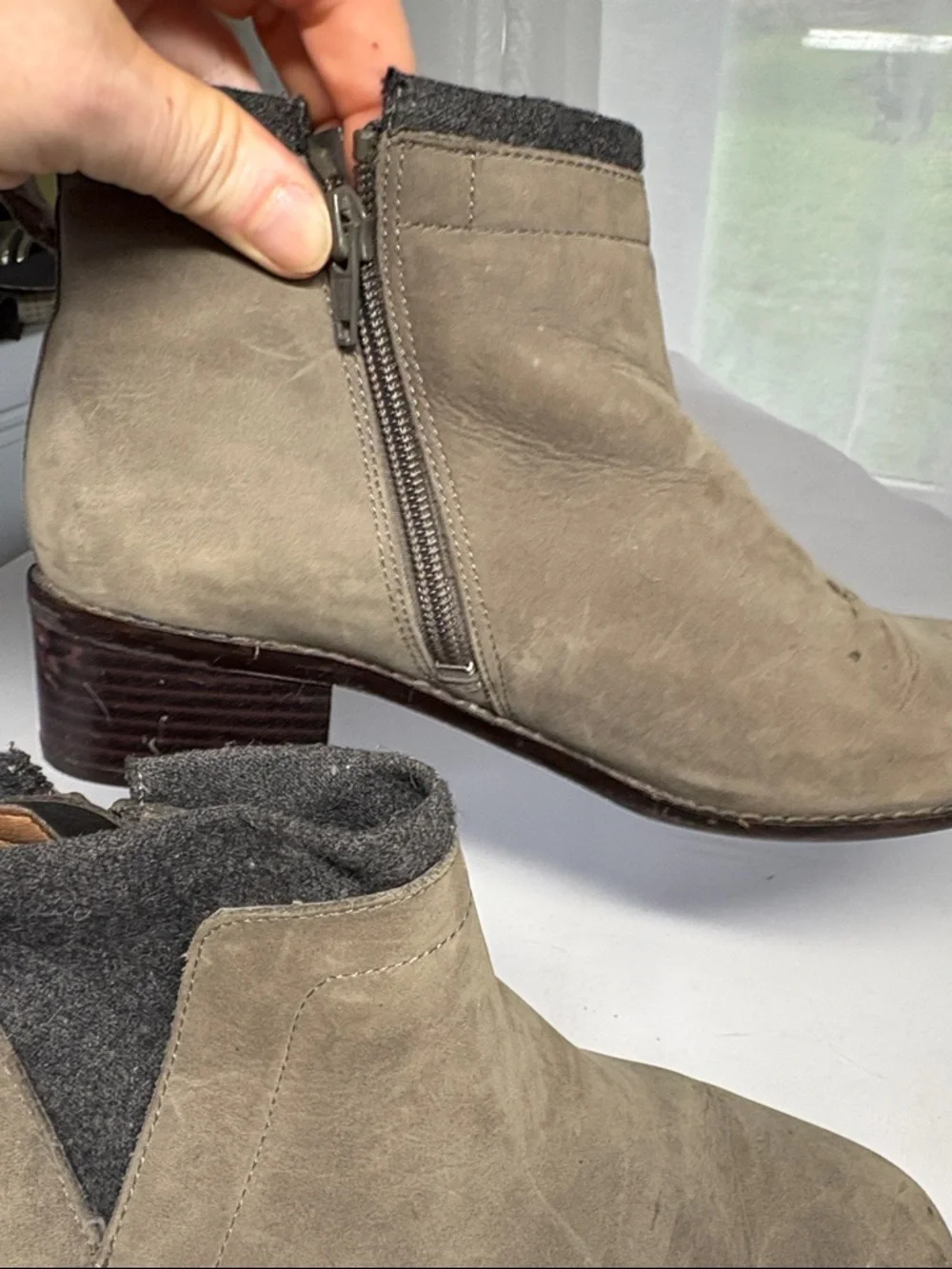 Vionic Taupe Weather Resistant Leather Ankle Booties with Felt Collar 7.5